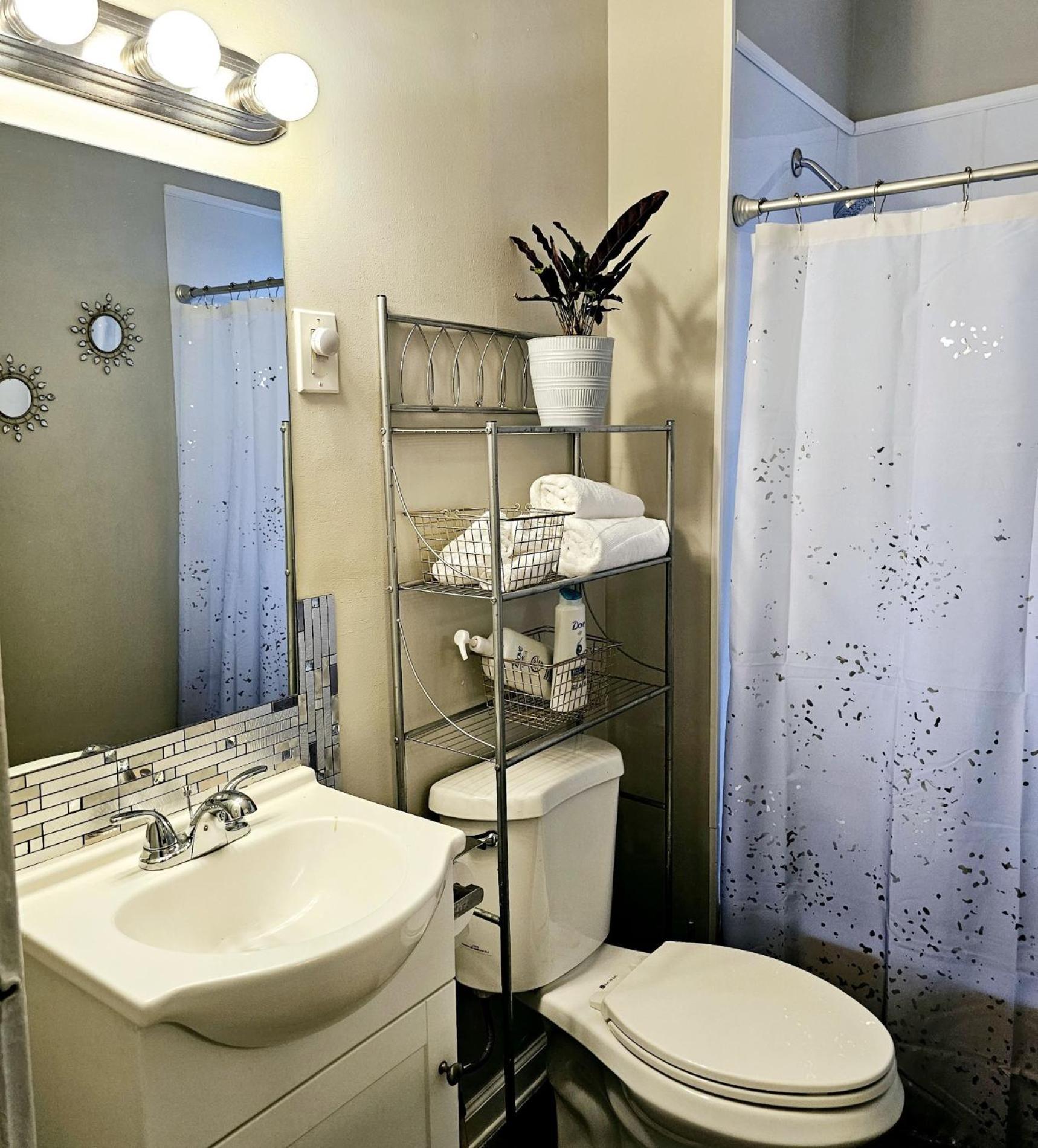 Charming! Near Cle Clinic/Uh/Cwru/Dwntwn W/Porch Vila Cleveland Exterior foto